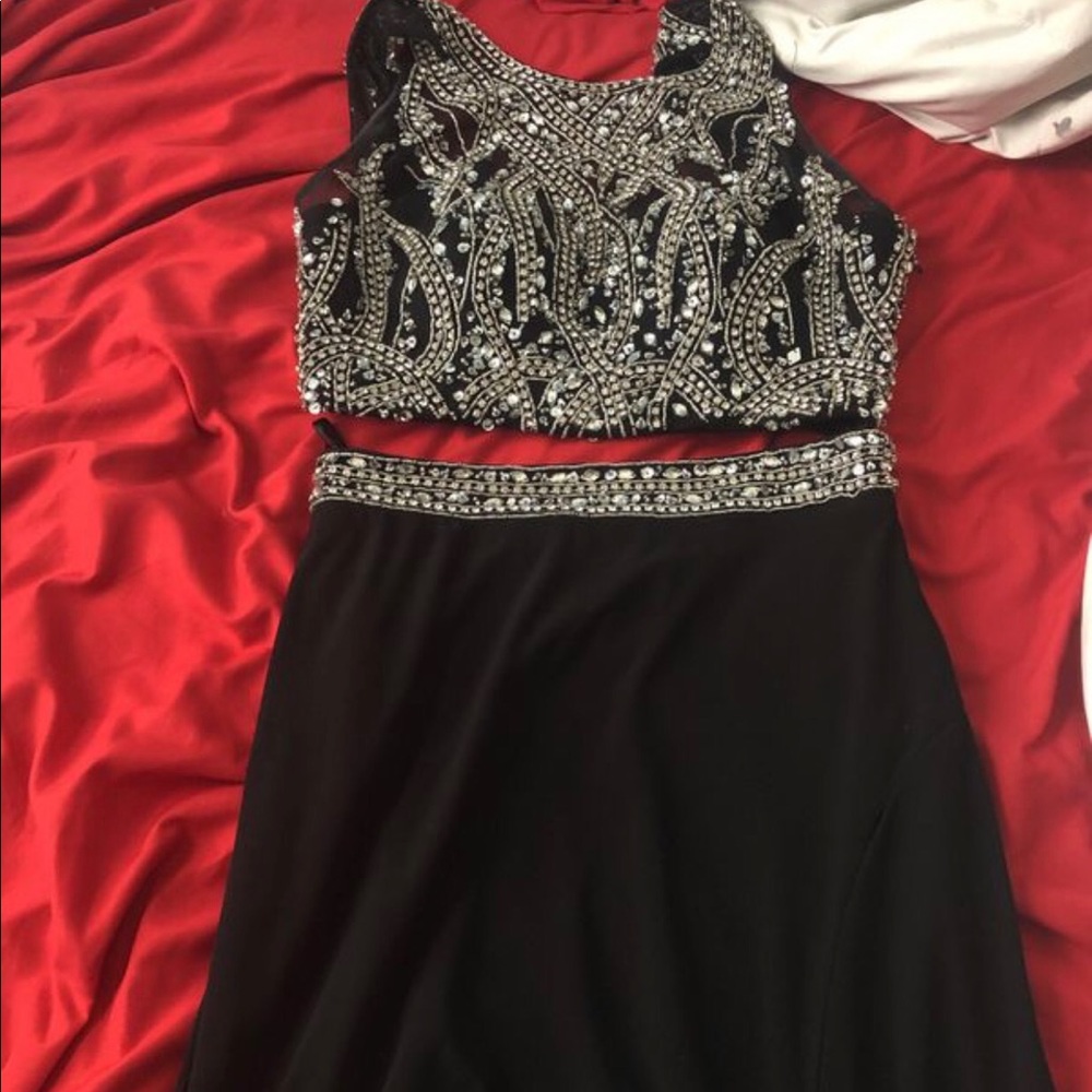 Prom dress - Picture 2 of 3